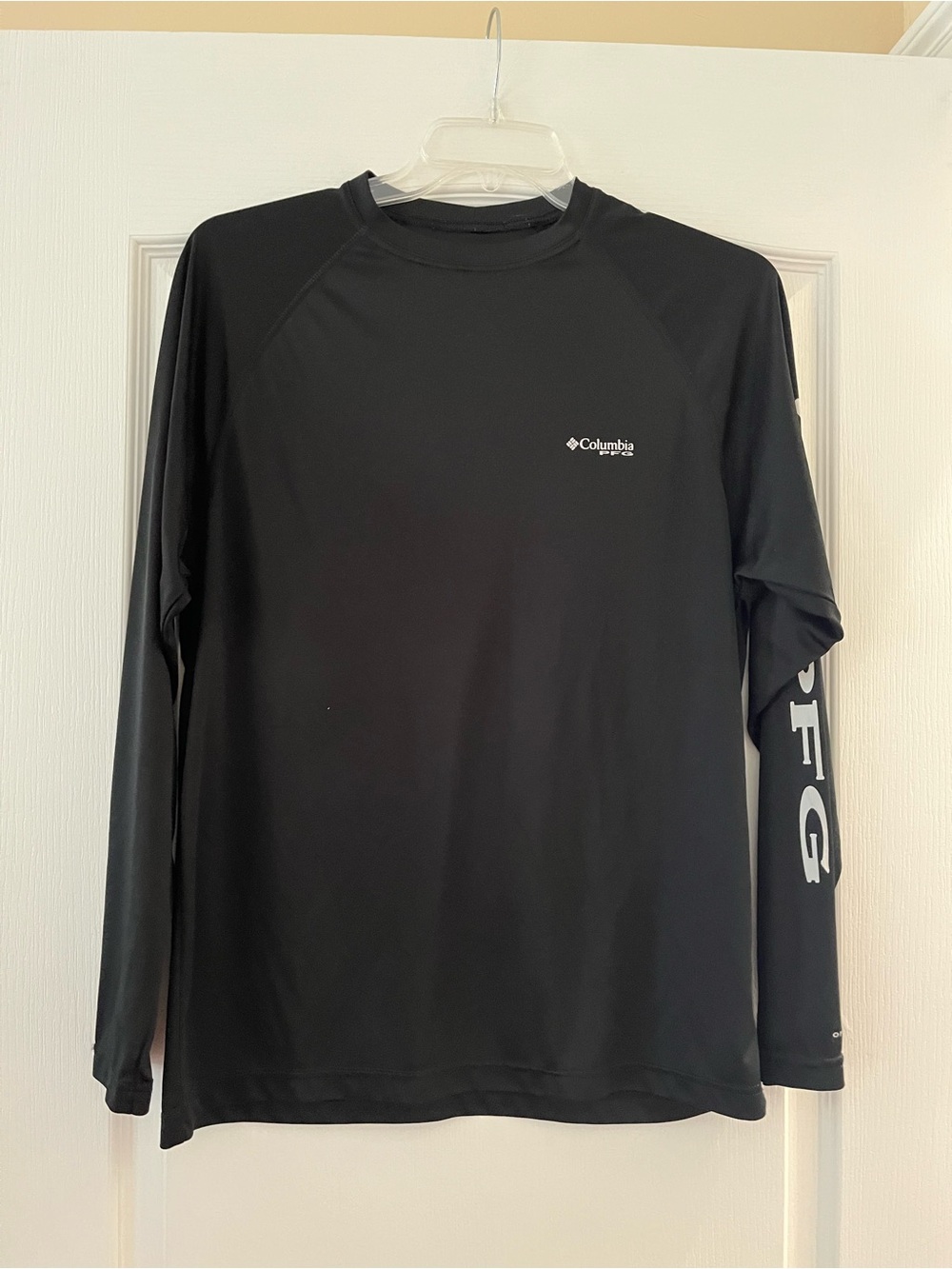 Columbia Black Long-Sleeve UPF Swim Rash Guard